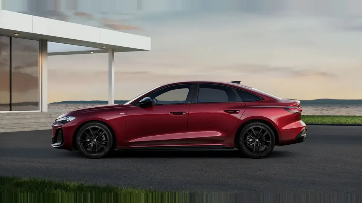 Audi A5 TDI 150kW (204CV) Black Line en renting para particulares en Sevilla — Lateral