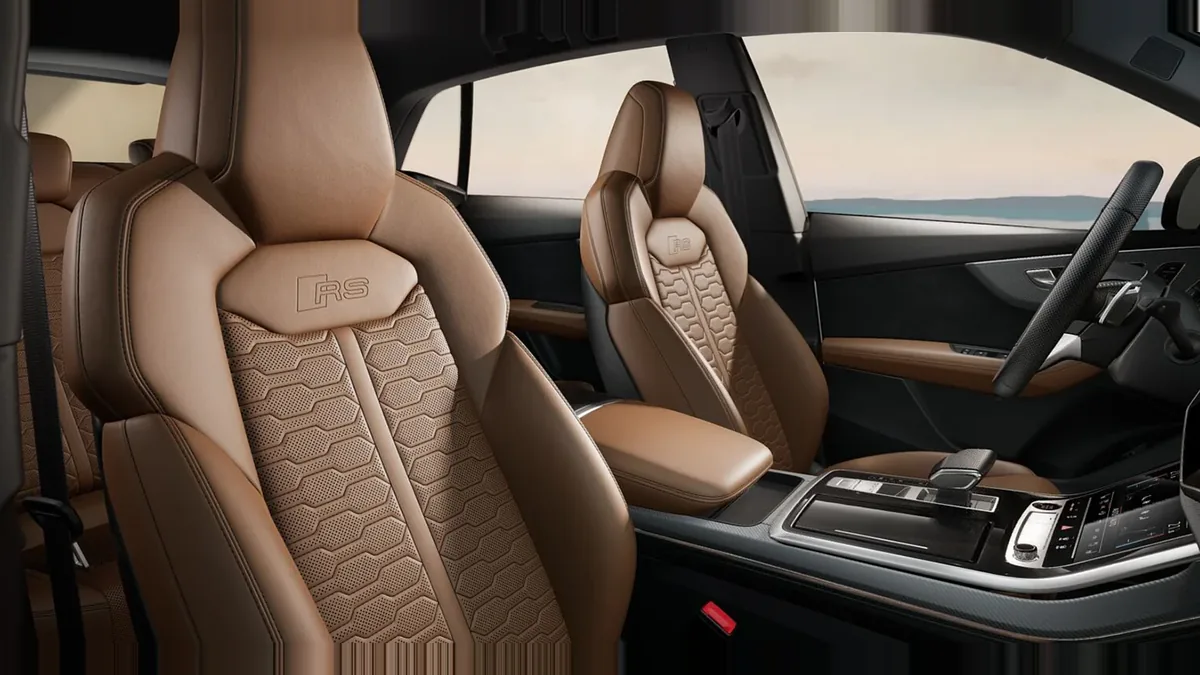 Audi RS Q8 441kW TipTronic en renting para particulares en Sevilla — Interior