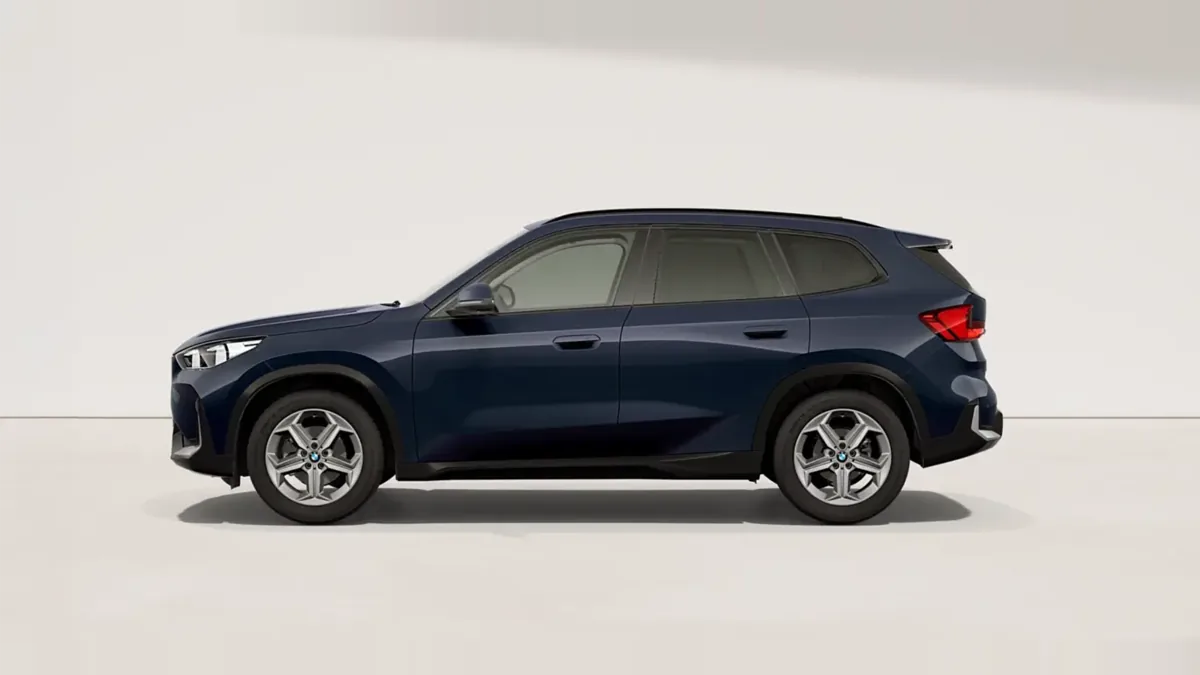 BMW X1 sDrive20d en renting para particulares en Sevilla — Lateral