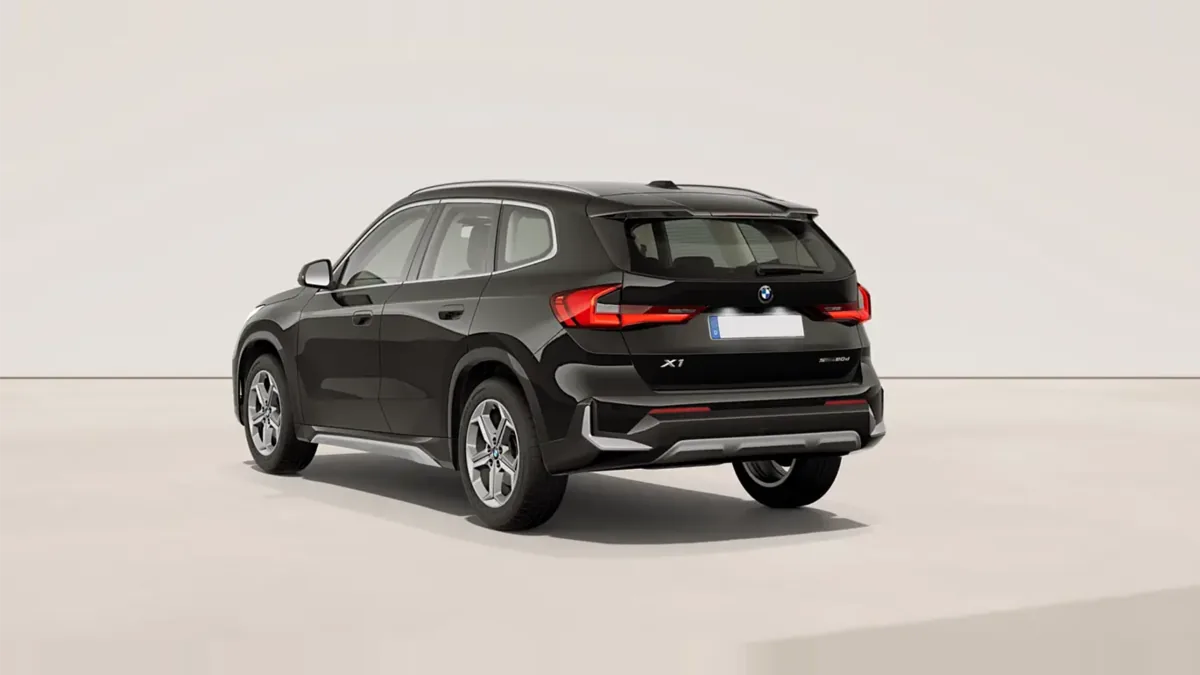 BMW X1 sDrive20d xLine 120kW en renting para particulares en Sevilla — Trasera
