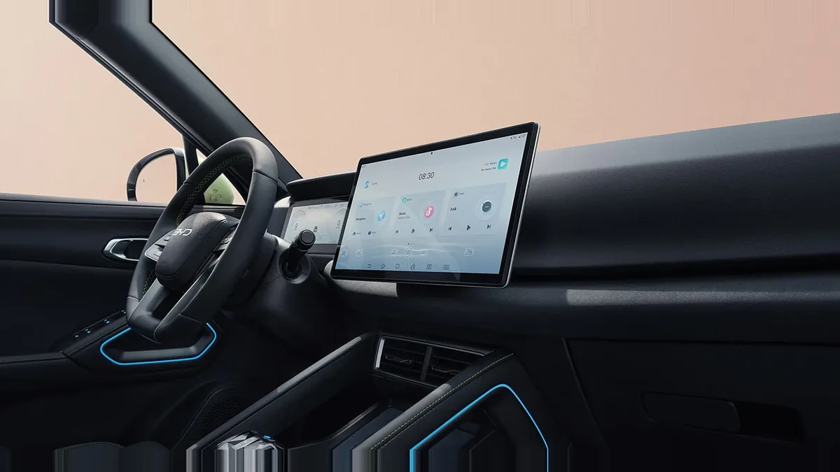 BYD Atto 2 DM-i Boost 156kW en renting para particulares en Sevilla — Interior