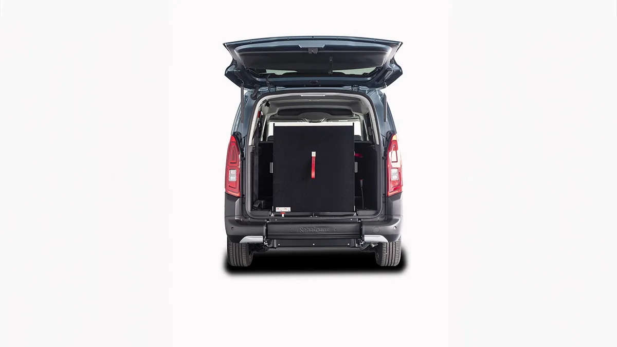 Citroën Berlingo Talla XL BlueHDi 100 YOU L2 N1 Adaptado en renting para particulares en Sevilla — vista 6