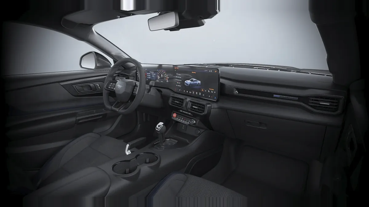 Ford Mustang 5.0 Ti-VCT V8 Mustang Dark House AT en renting para particulares en Sevilla — Interior
