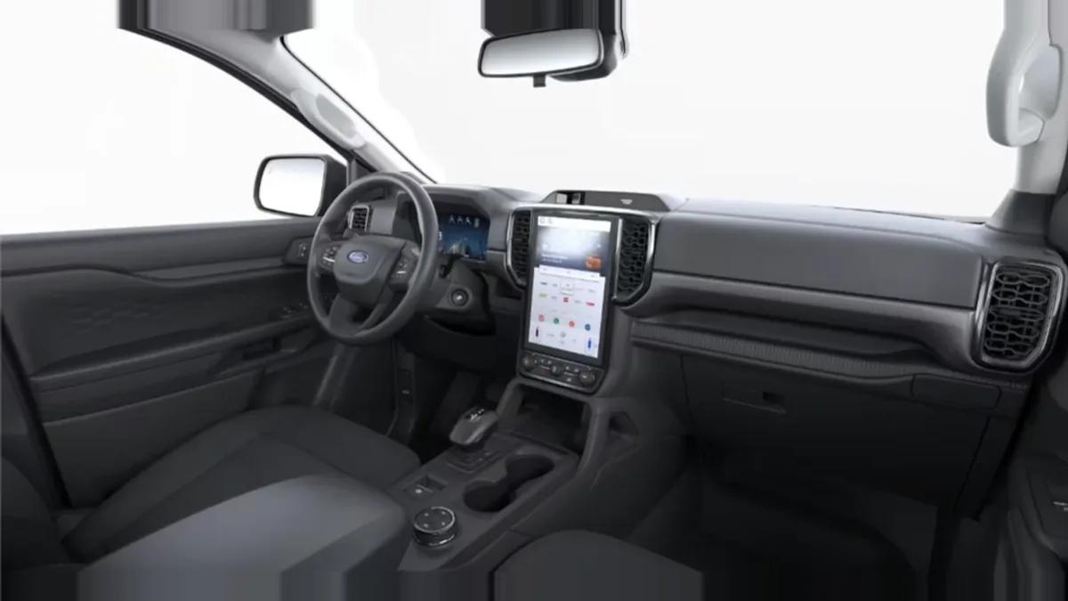 Ford Ranger XLT Doble Cabina 3.0 EcoBlue V6 240CV Automático en renting para particulares en Sevilla — Interior