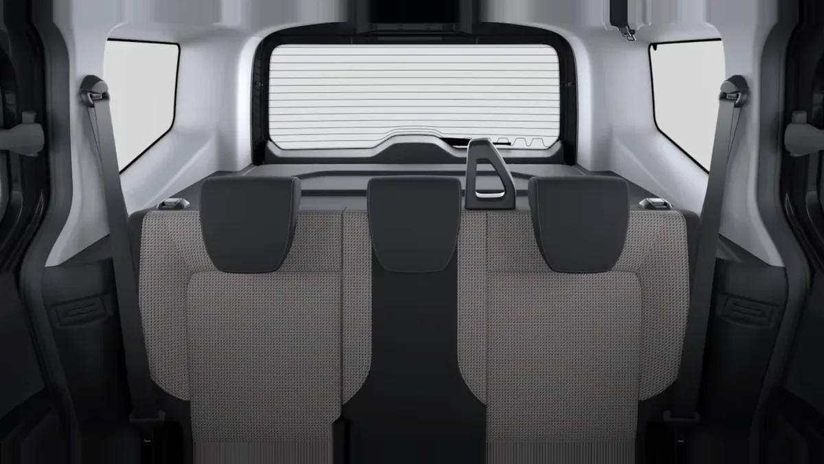 Ford TOURNEO COURIER KOMBI ECOBOOST 1.0 125CV en renting para particulares en Sevilla — vista 6