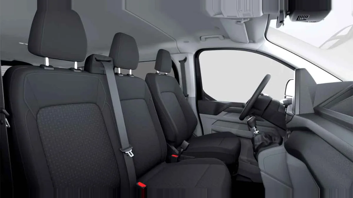 Ford Transit Custom Kombi 2.0 EcoBlue 150Cv 320 L1 Trend M1 II en renting para particulares en Sevilla — Delantera