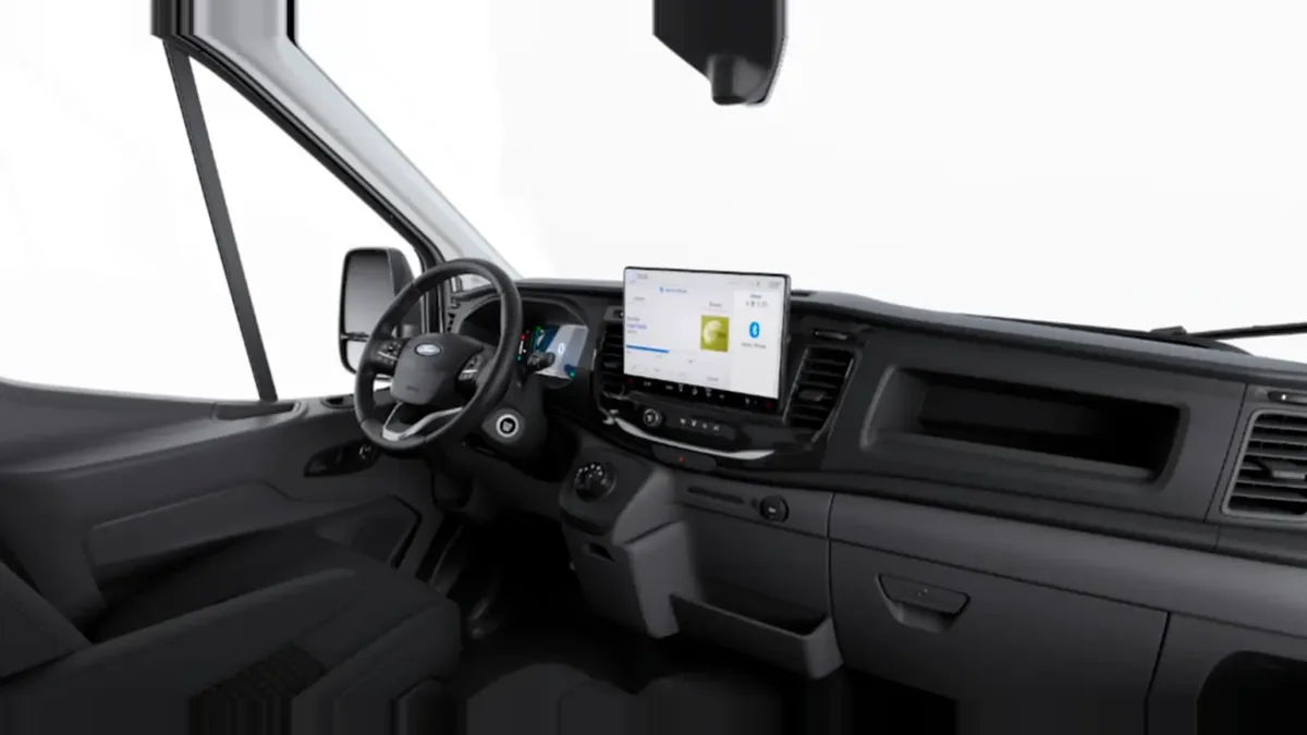 Ford Transit Van 350 L3 BEV Trend 184cv RWD II en renting para particulares en Sevilla — Delantera