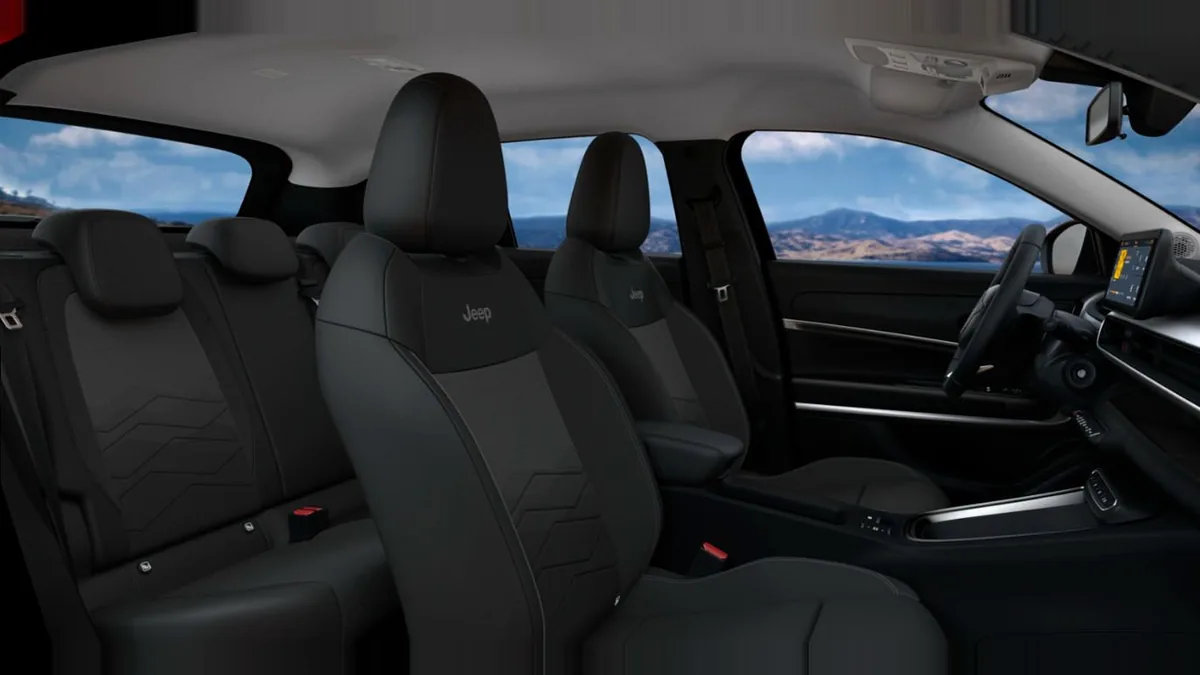 Jeep AVENGER E-HYBRID ALTITUDE en renting para particulares en Sevilla — vista 7