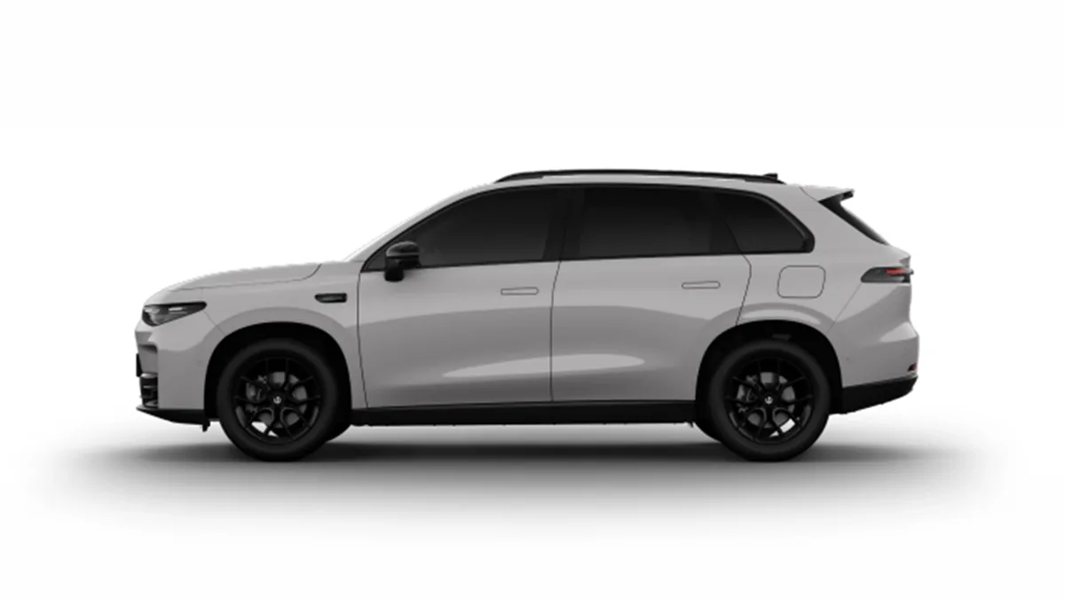 Leapmotor C10 REEV 28.4 kWh Style AT en renting para particulares en Sevilla — Trasera