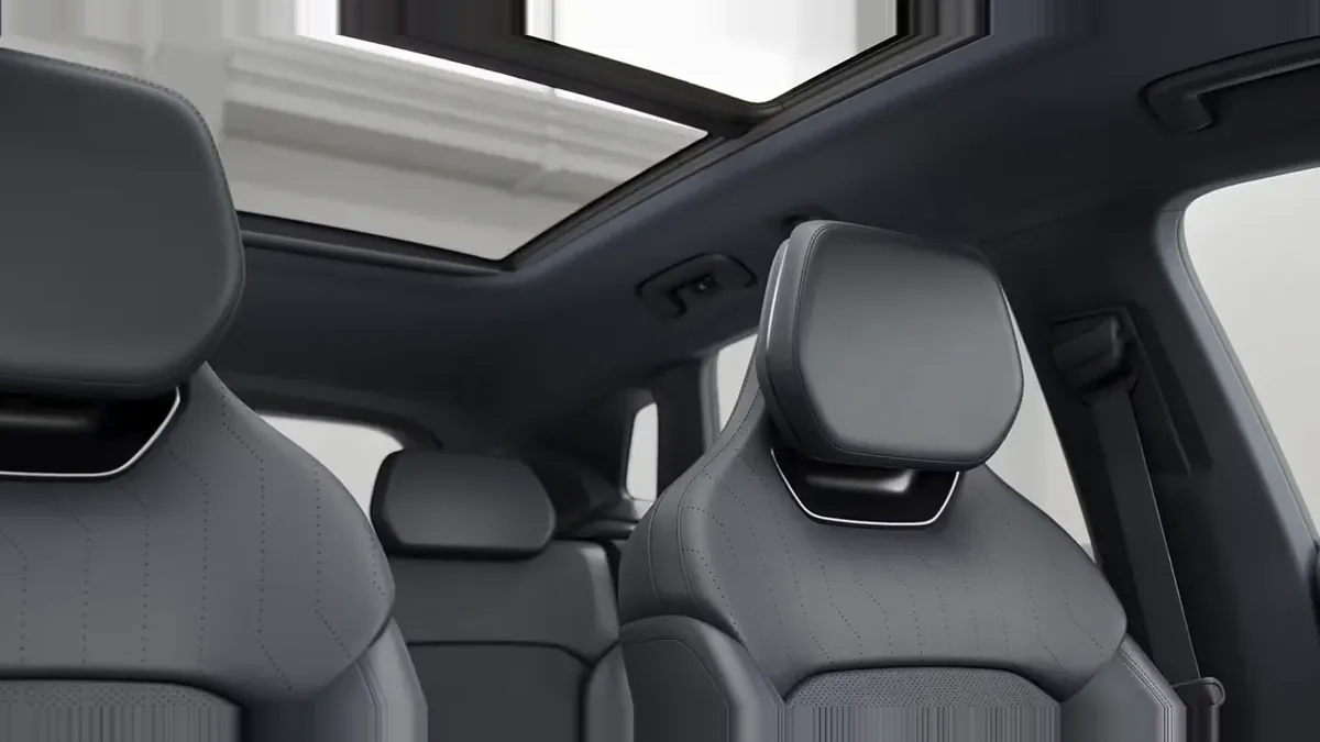 Lynk & Co 08 1.5 PHEV Core en renting para particulares en Sevilla — Interior