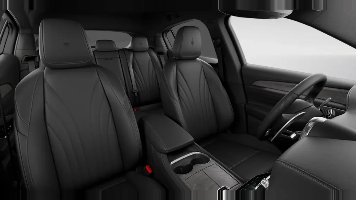 Maserati Grecale L4 MHEV 300CV AWD en renting para particulares en Sevilla — vista 9
