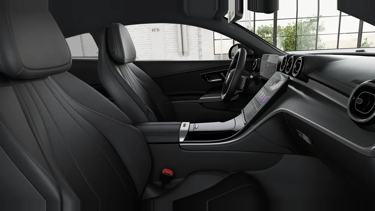 Mercedes-Benz CLE 220d Coupé en renting para particulares en Sevilla — Interior