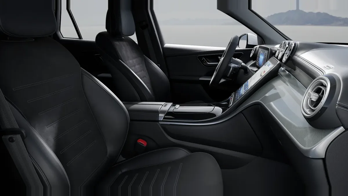 Mercedes-Benz GLC 220D 4MATIC en renting para particulares en Sevilla — Interior