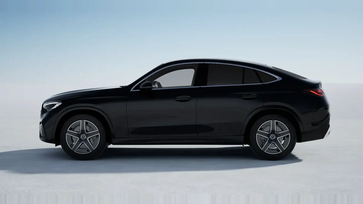 Mercedes-Benz GLC Coupé 300 de 4MATIC QS en renting para particulares en Sevilla — Lateral