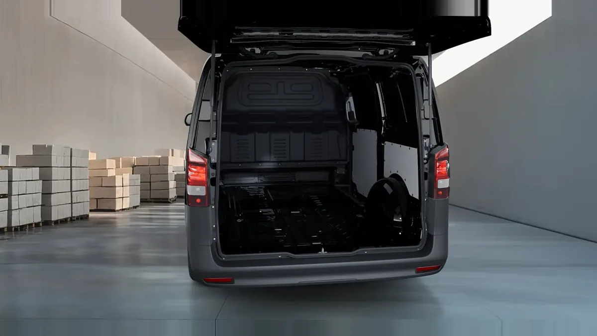Mercedes-Benz Vito 110CDI 75kW Furgón Pro Larga en renting para particulares en Sevilla — vista 6