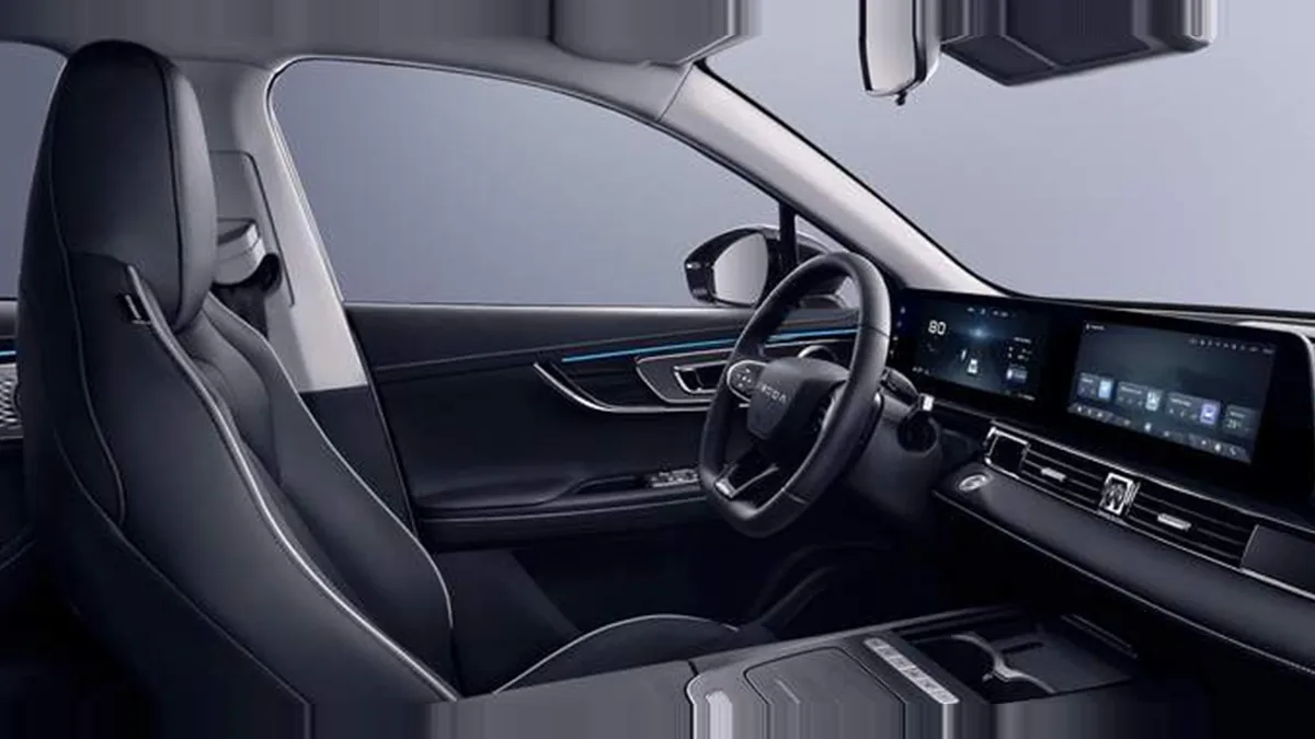 Omoda 5 EV 61kWh Pure 155kW en renting para particulares en Sevilla — Trasera