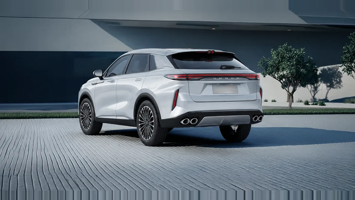 Omoda 9 SHS Premium 1.5 TGDI 3DHT 395kW (537CV) AWD en renting para particulares en Sevilla — Trasera