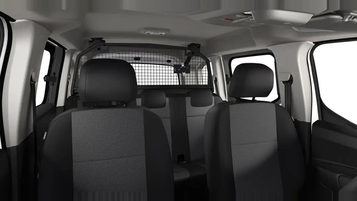 Peugeot Rifter Active Business Standard N1 BlueHDi 100 S&S en renting para particulares en Sevilla — Interior