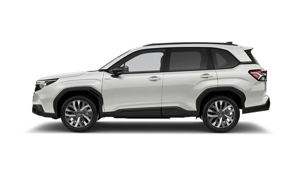 Subaru Forester 2.0i Hybrid Field CVT en renting para particulares en Sevilla — Trasera