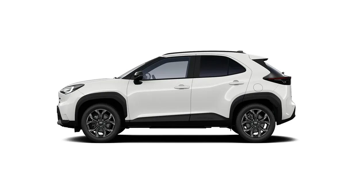 Toyota Yaris Cross 130H e-CVT 5P Active en renting para particulares en Sevilla — Delantera