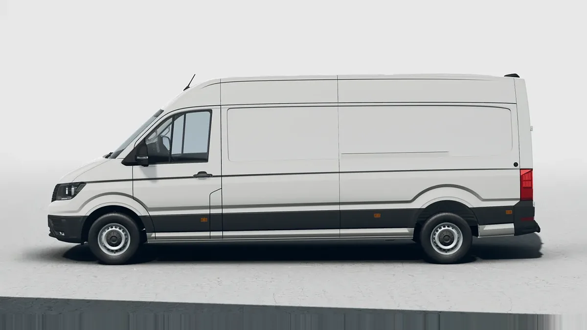 Volkswagen Crafter 35 Furgón BL TA L4H3 2.0 TDI 103kW (140CV) - ISOTERMO en renting para particulares en Sevilla — Trasera