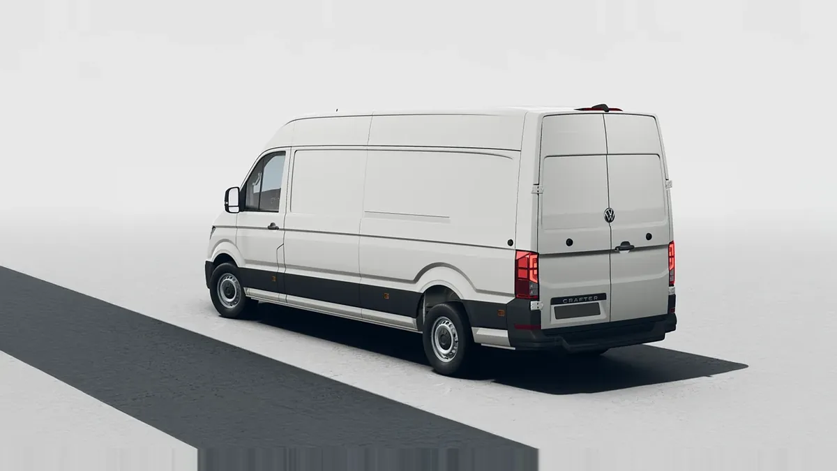 Volkswagen Crafter 35 Furgón BL TA L4H3 2.0 TDI 103kW (140CV) - ISOTERMO en renting para particulares en Sevilla — Delantera