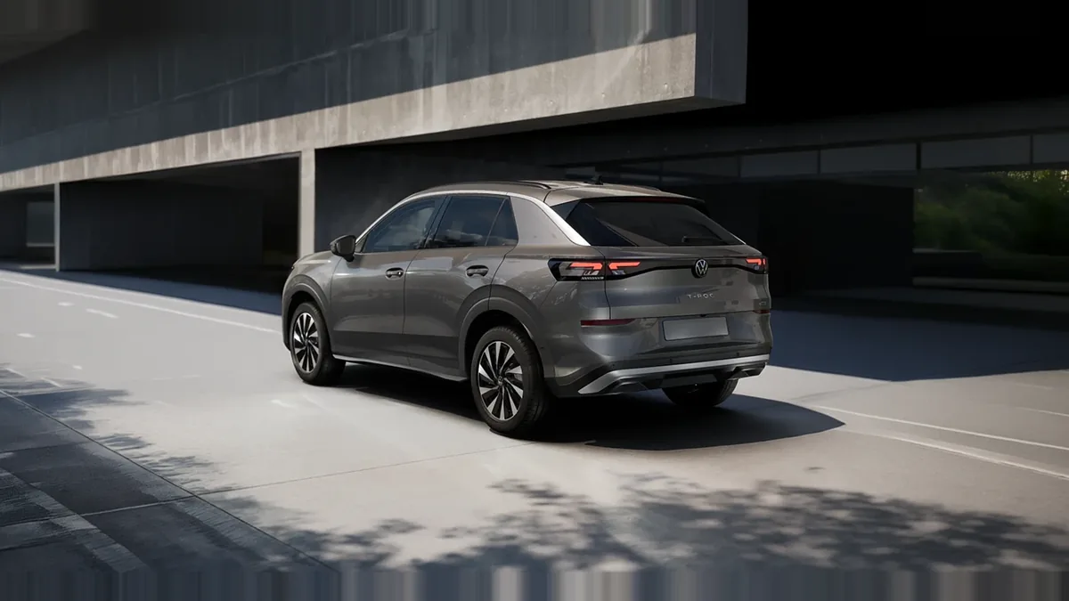 Volkswagen T-ROC Match 1.5 eTSI 150CV DSG en renting para particulares en Sevilla — Trasera