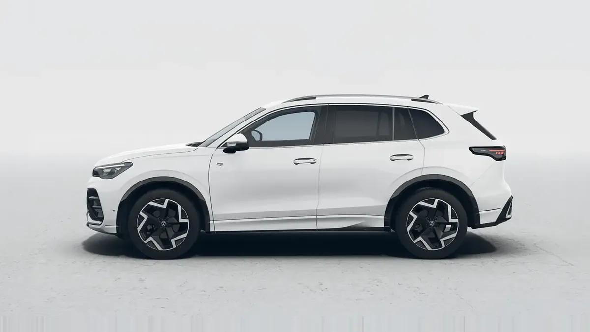 Volkswagen Tiguan R-Line 1.5 eTSI 110kW DSG en renting para particulares en Sevilla — Trasera