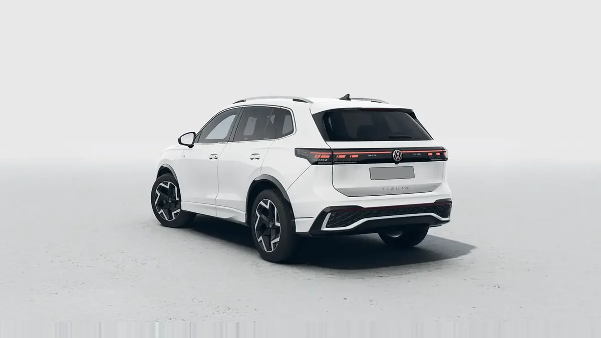 Volkswagen Tiguan R-Line 2.0 TDI 110kW DSG en renting para particulares en Sevilla — Interior